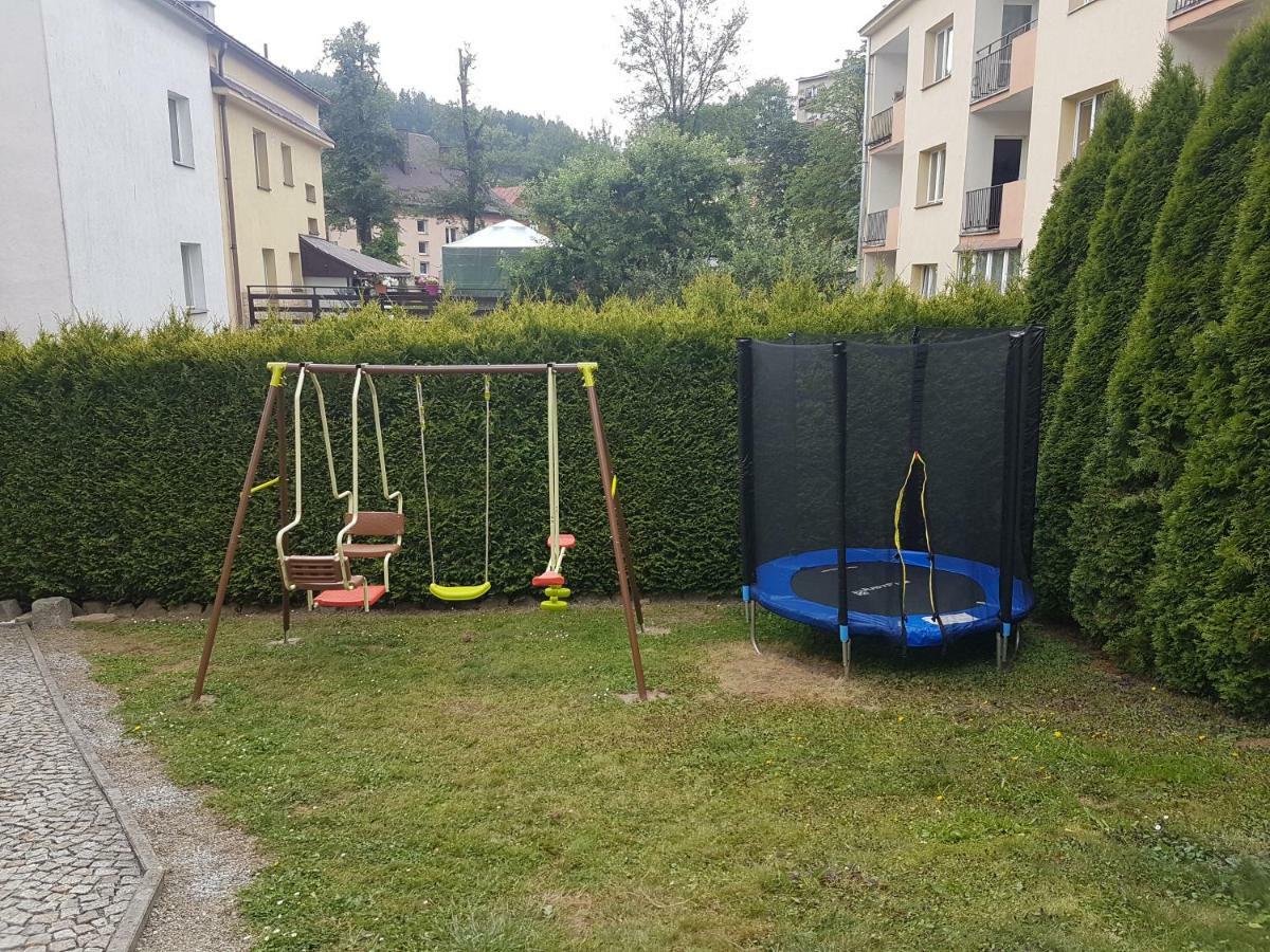 Willa Pod Zegarem - W Cenie Parking, Szybkie Wifi, Duzy Ogrod, Wiata Grilowa! Krynica Zdroj Buitenkant foto